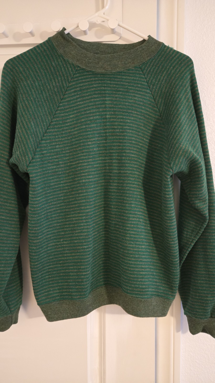 60s Vintage Casuals Of Creslan & Rayon Women’s Sweater