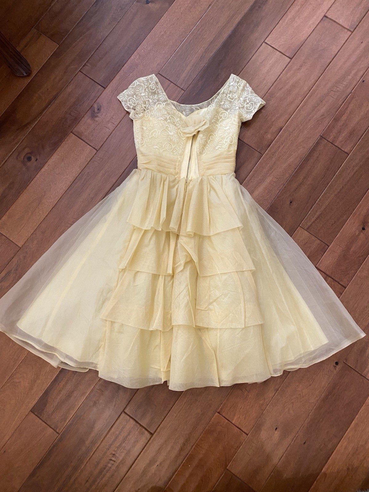 Beautiful yellow vintage 50s 60s Prom Party dress S M