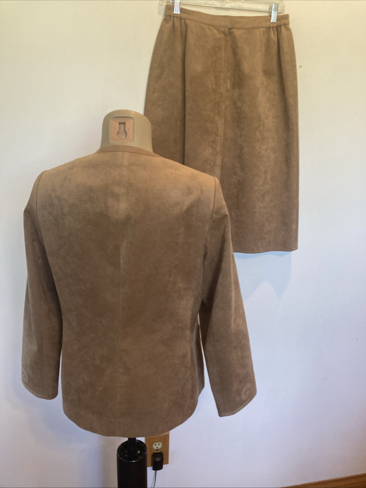 vintage faux suede size 12 brown below knee skirt suit