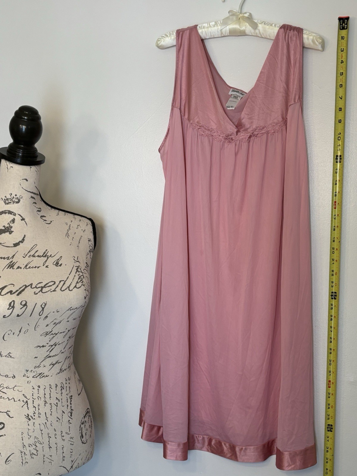 NWT Y2K Vanity Fair Coloratura Robe 2X Glamour Rose Pink Nylon Tricot Sleepwear