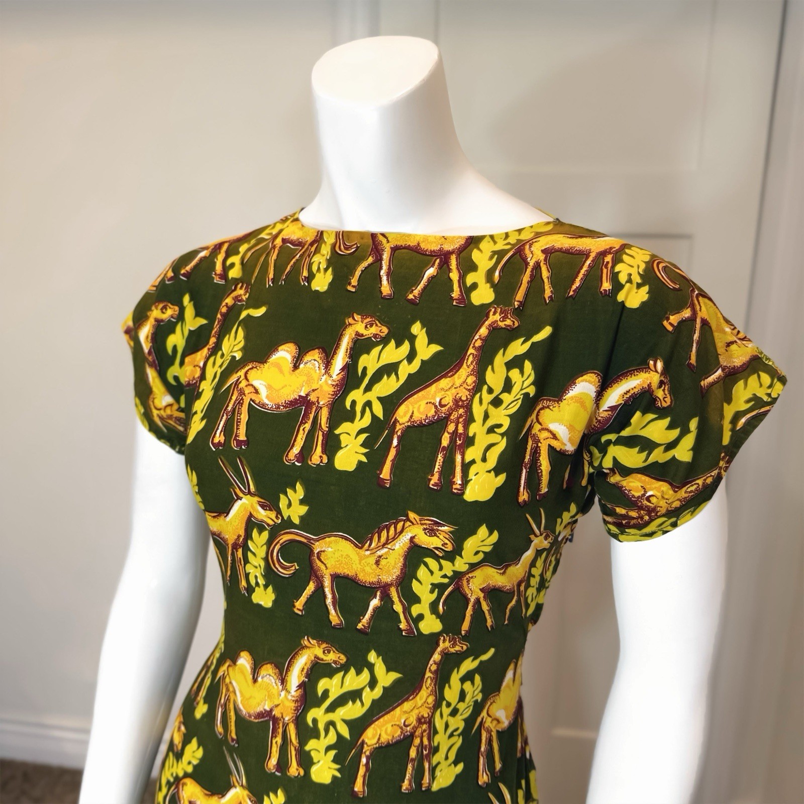 Vintage 1940’s SAFARI PRINT COTTON DRESS S Belted Skirt Ruffle Tiki Animal Print