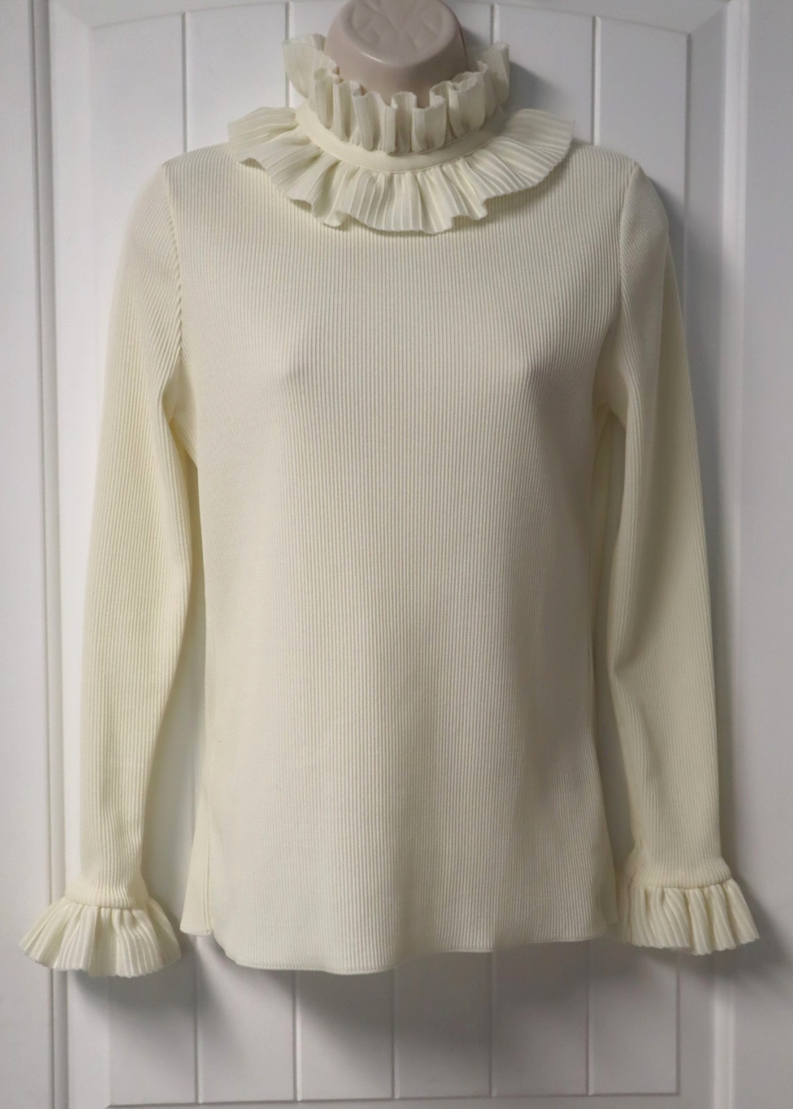 Vintage 1960s Neusteters Dalton womens long sleeve ruffled neck ivory top size 8