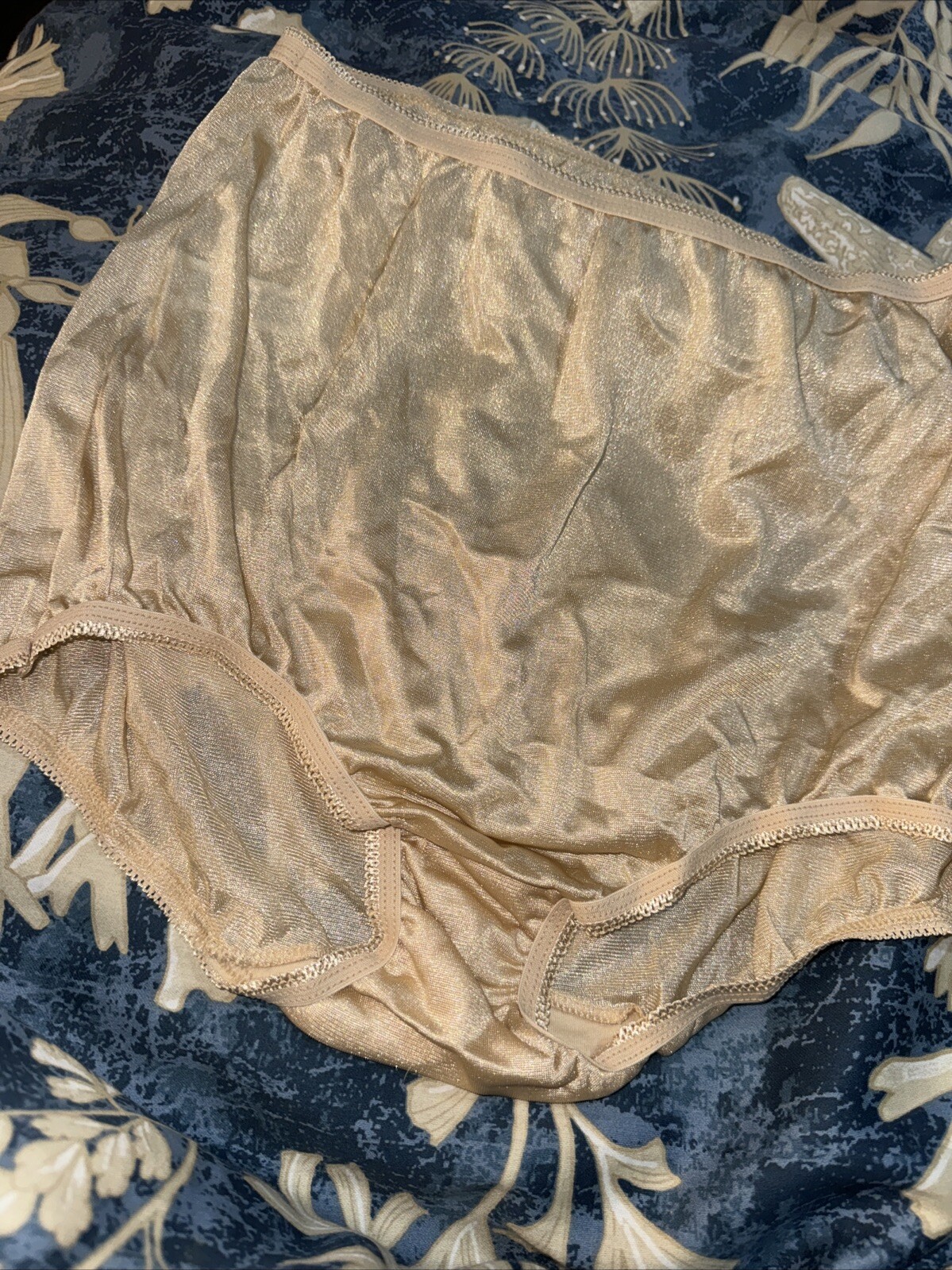 Vintage Underscore Satiny Nylon Panties Size 7 Granny Shimmery Ivory NWOT