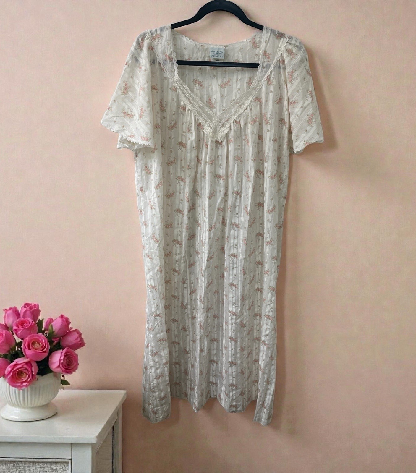 GILLIGAN O’MALLEY Floral Night Gown Light Weight Short Sleeve SIZE Large 16-18