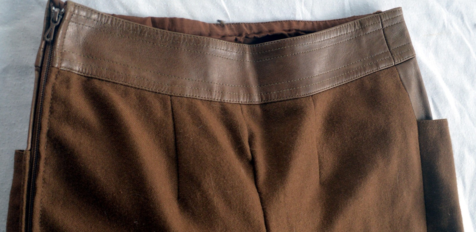 Vintage 80’s ELGE4 High Waisted Brown Cuffed Trousers Leather Waistband 26″X38″