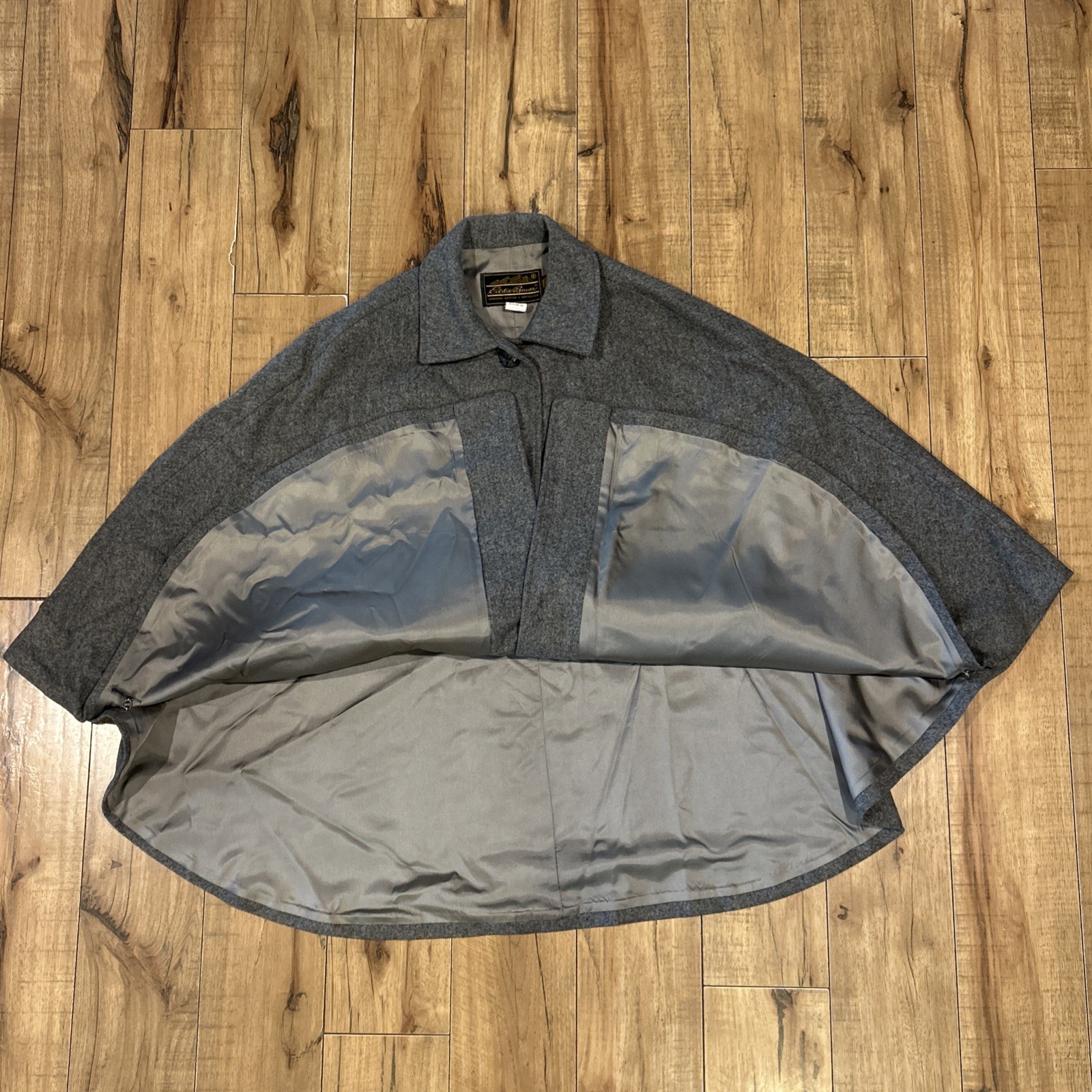 Vintage C.C. Filson Co Eddie Bauer Women’s Cape Size M 100% Virgin Wool Gray USA