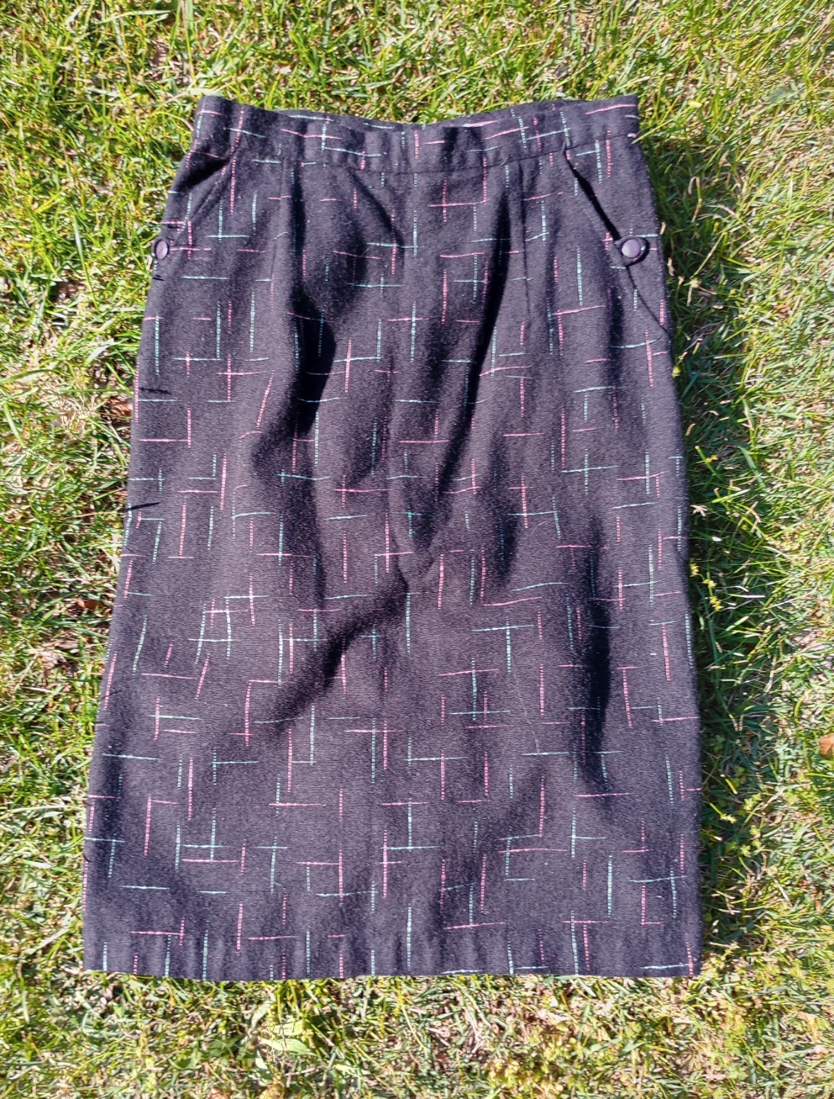 Adorable 60’s Vintage Pencil Skirt With Turquoise& Pink Geometric Lines Size S