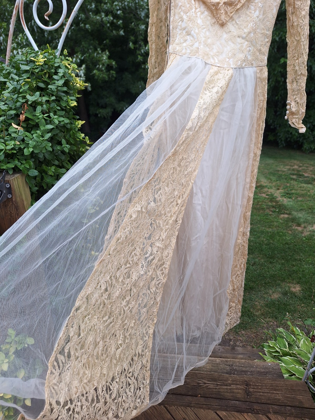 True VTG Mid-century 1950s Ivory Lace Tulle Satin Wedding Gown Dress 14 S/M MCM