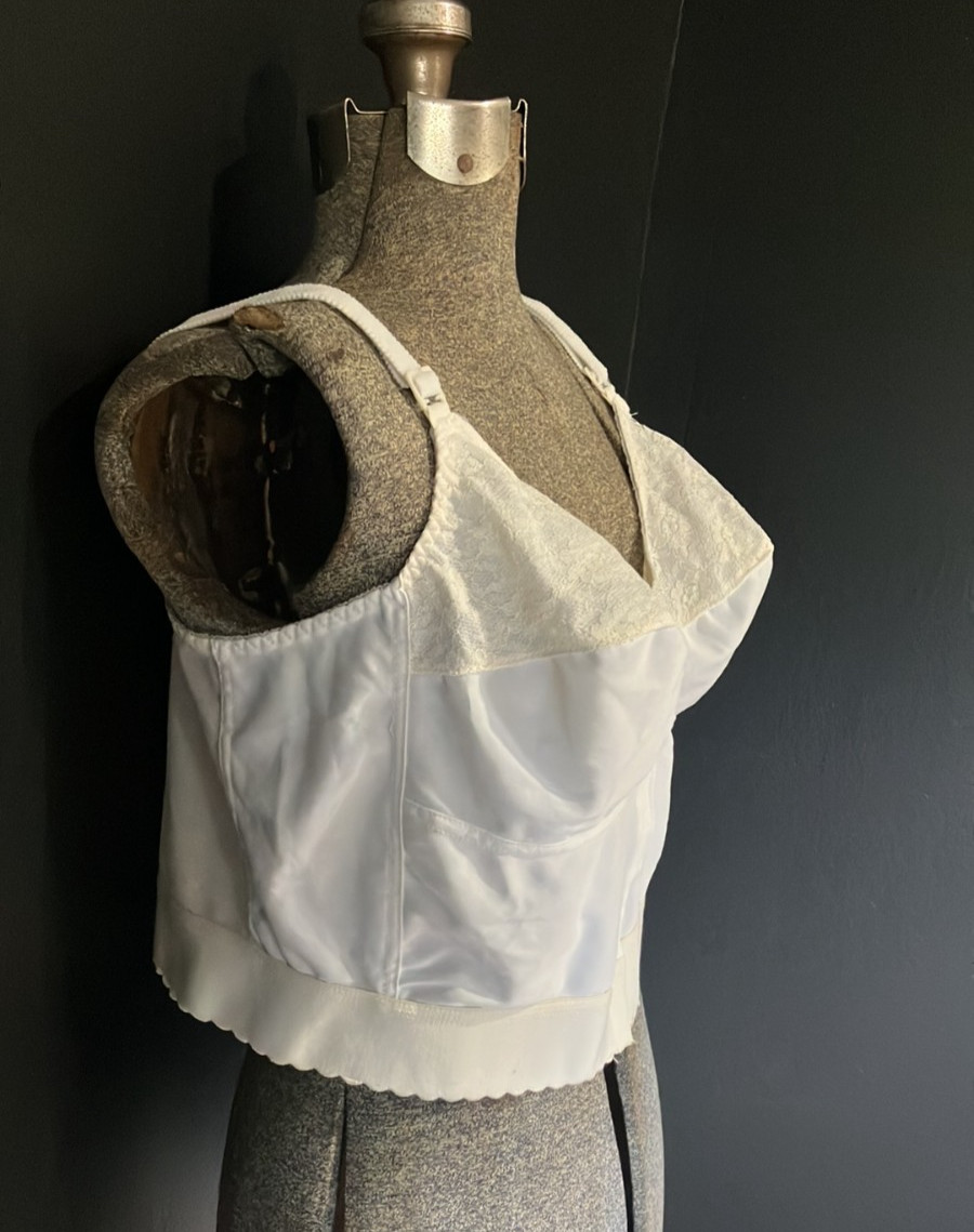 Vintage Bi-flex Unlined Longline Bra 44B Front-closure 1960s 70s