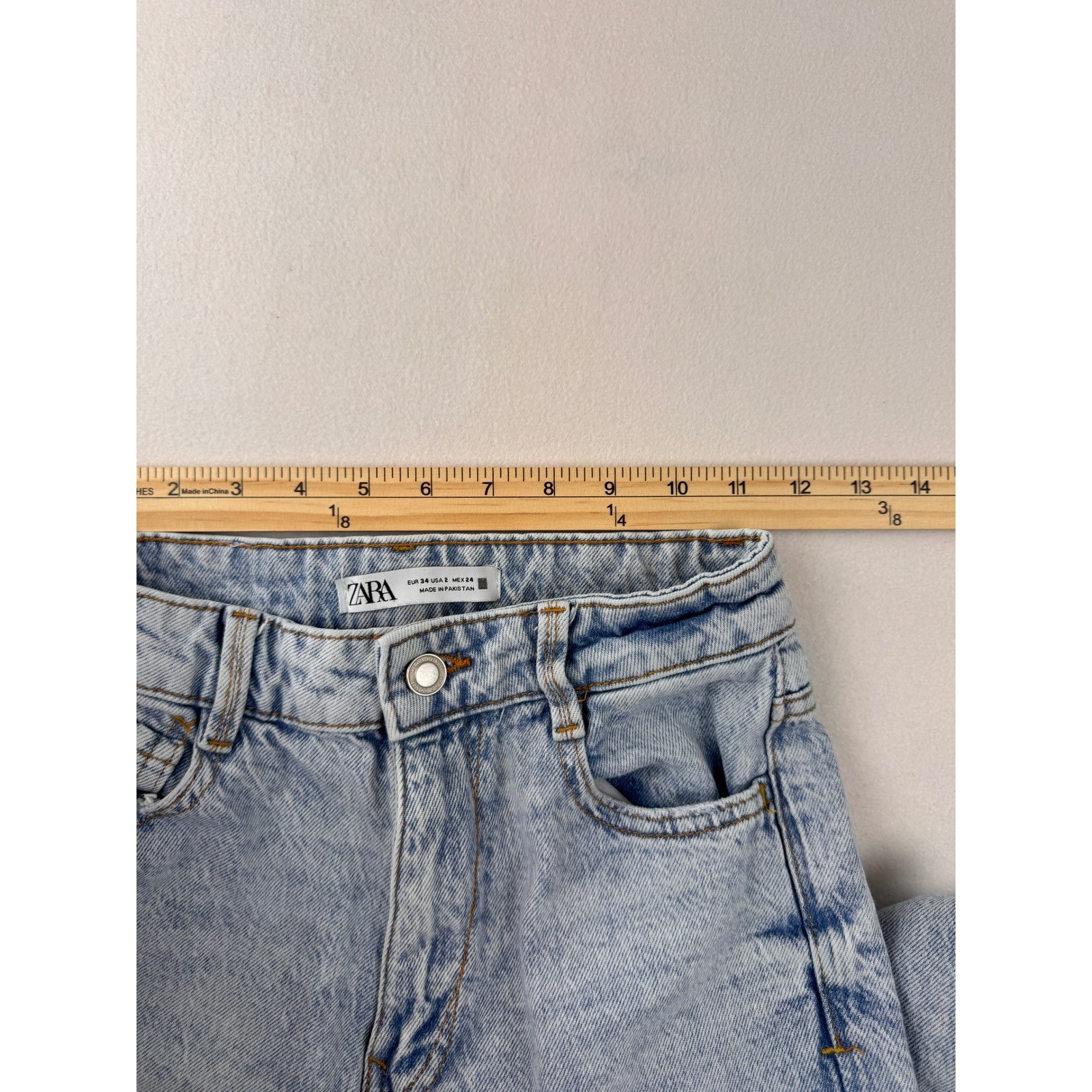 Zara Women’s High Rise Mom Jeans Size 2 Light Wash Relaxed Straight Leg Y2K