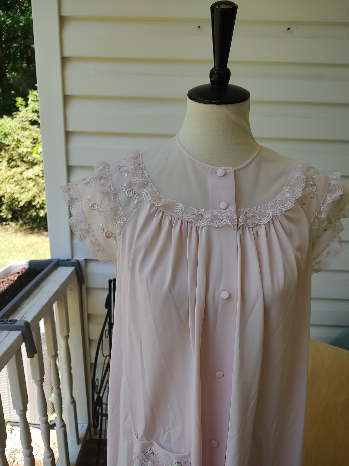 Vintage Shadowline Pink Peignoir Nylon Lace Embroidery Button Front Pocket Sz M