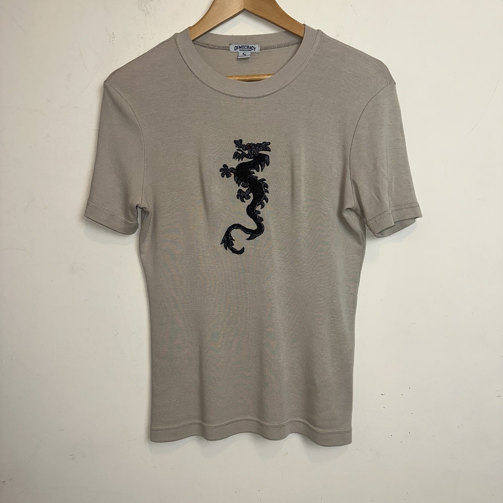Vintage Democracy Weekend Ribbed Tee Women’s S Jeweled Dragon Khaki Y2K 2000s