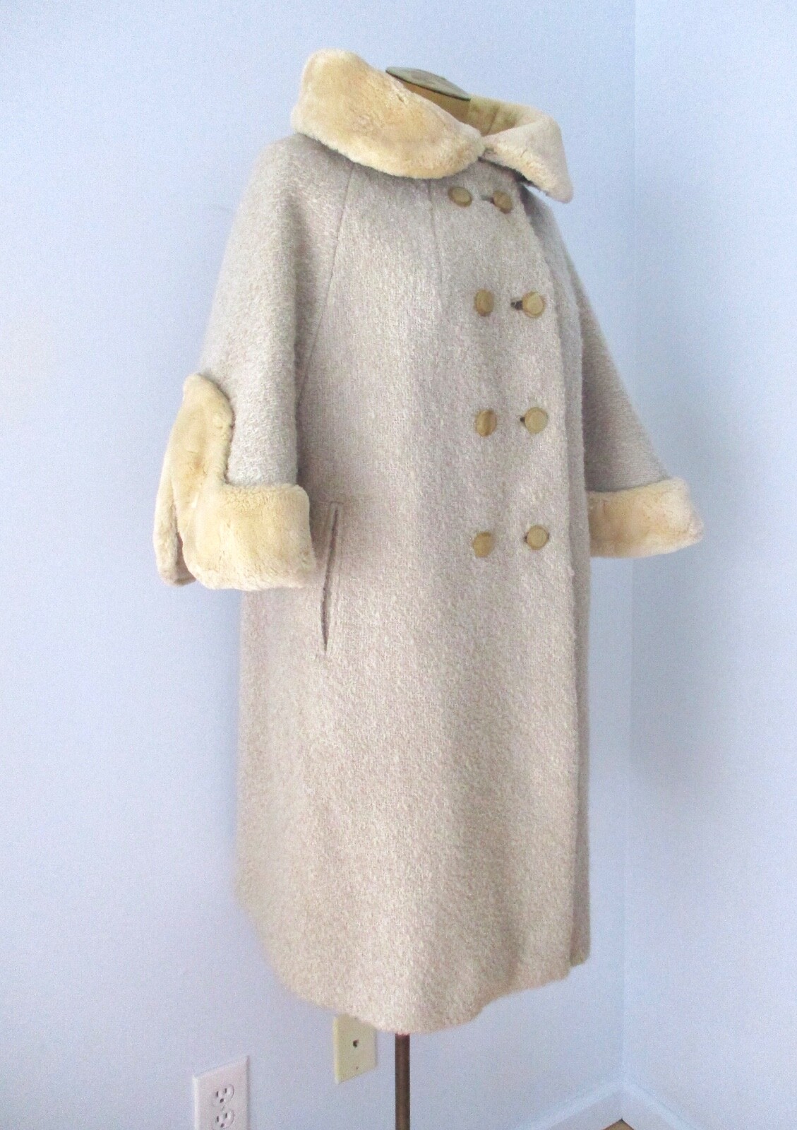 Vtg 50s Rockabilly VLV Freiss gray boucle swing coat cream sheared fur cuffs M/L