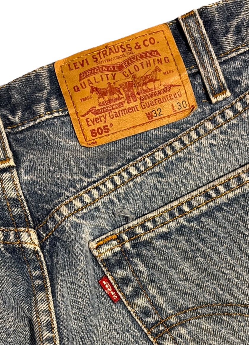 Vintage Levis 505 0216 Womens 31×26 Jeans Straight Distressed Paint Indigo Fades