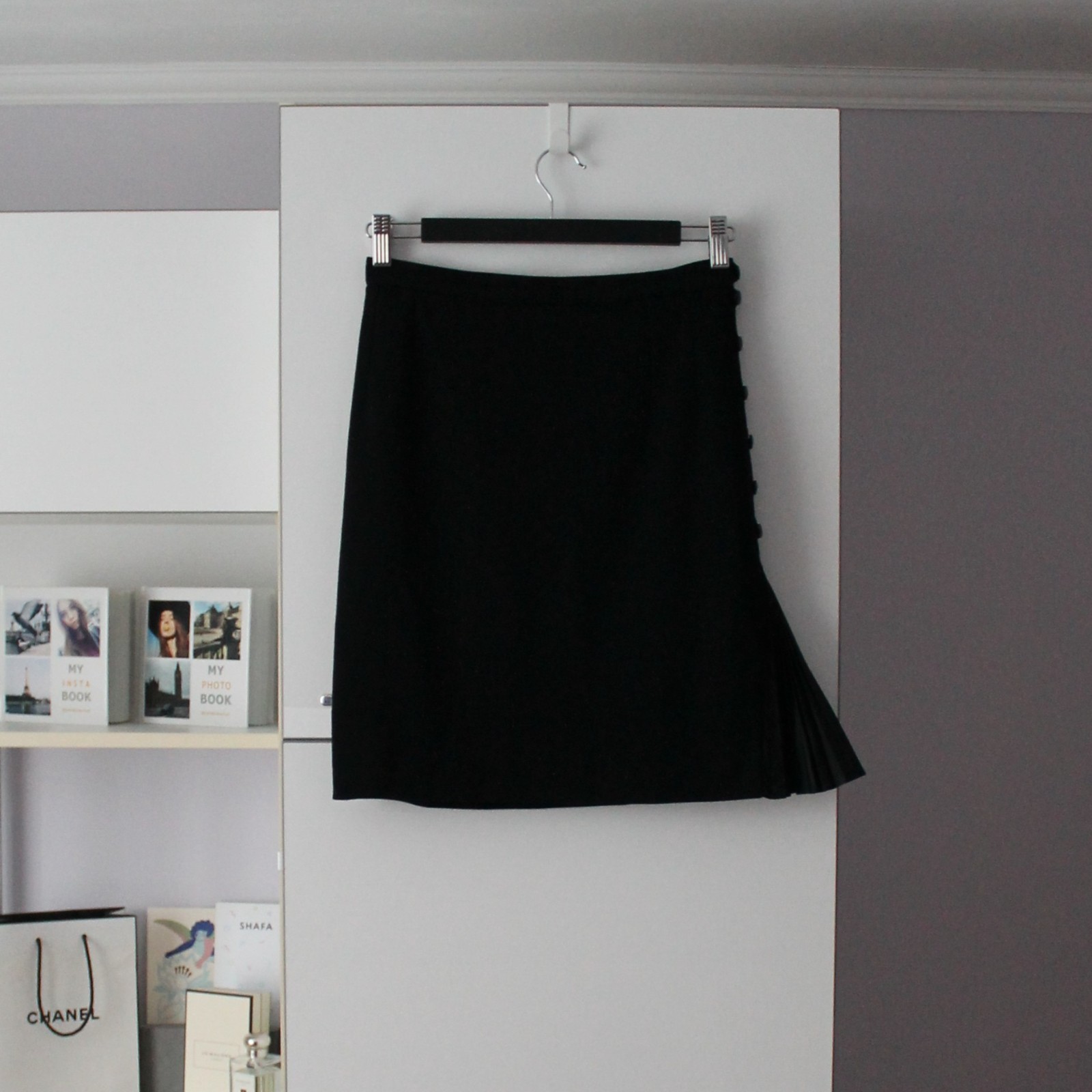 VINTAGE EMANUEL UNGARO Parallèle Paris Black Skirt Asymmetric Pleated Detail XS