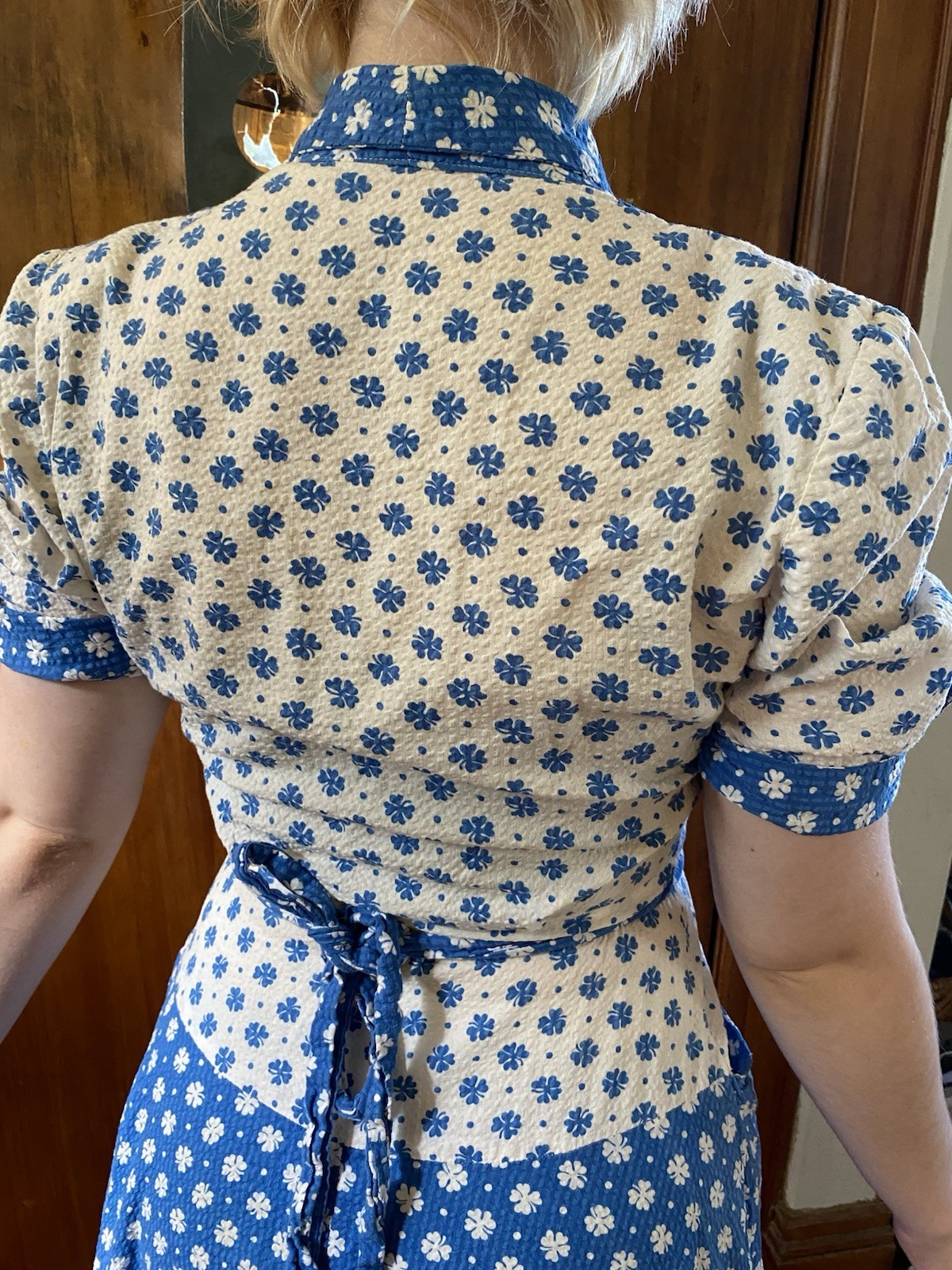 Vintage 1930s-40s White Blue Floral Lounge House Dress Puff Sleeve Zip Front Med