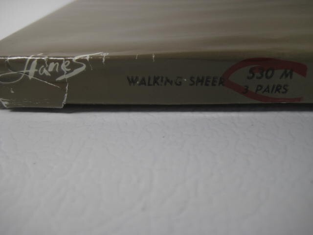 Hanes Walking Sheer Stockings 530M Town Taupe 10.5 M 3 Pair NEW