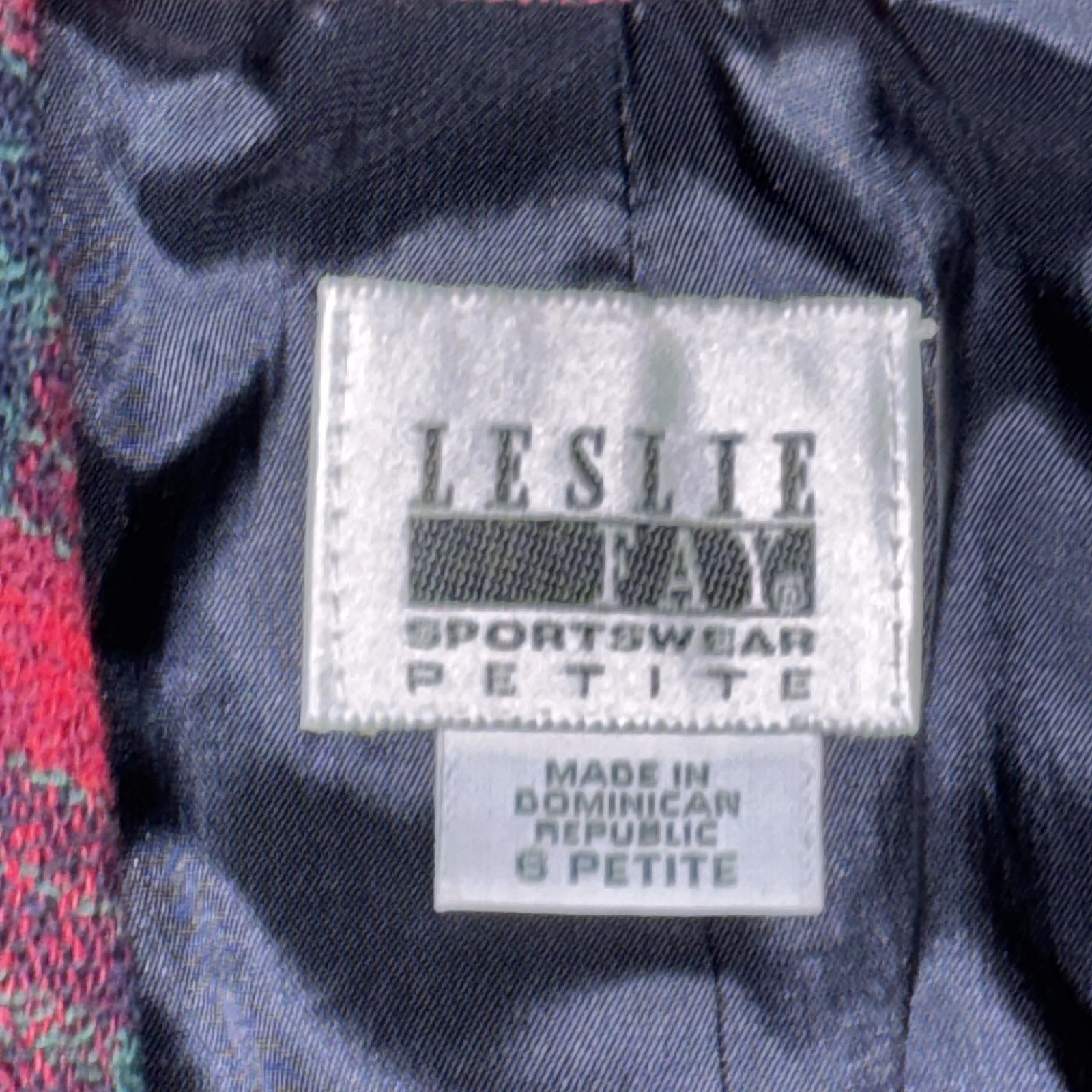 VTG Leslie Fay Wool Blend Plaid Blazer Jacket 6 Petite Red Green Crest Button