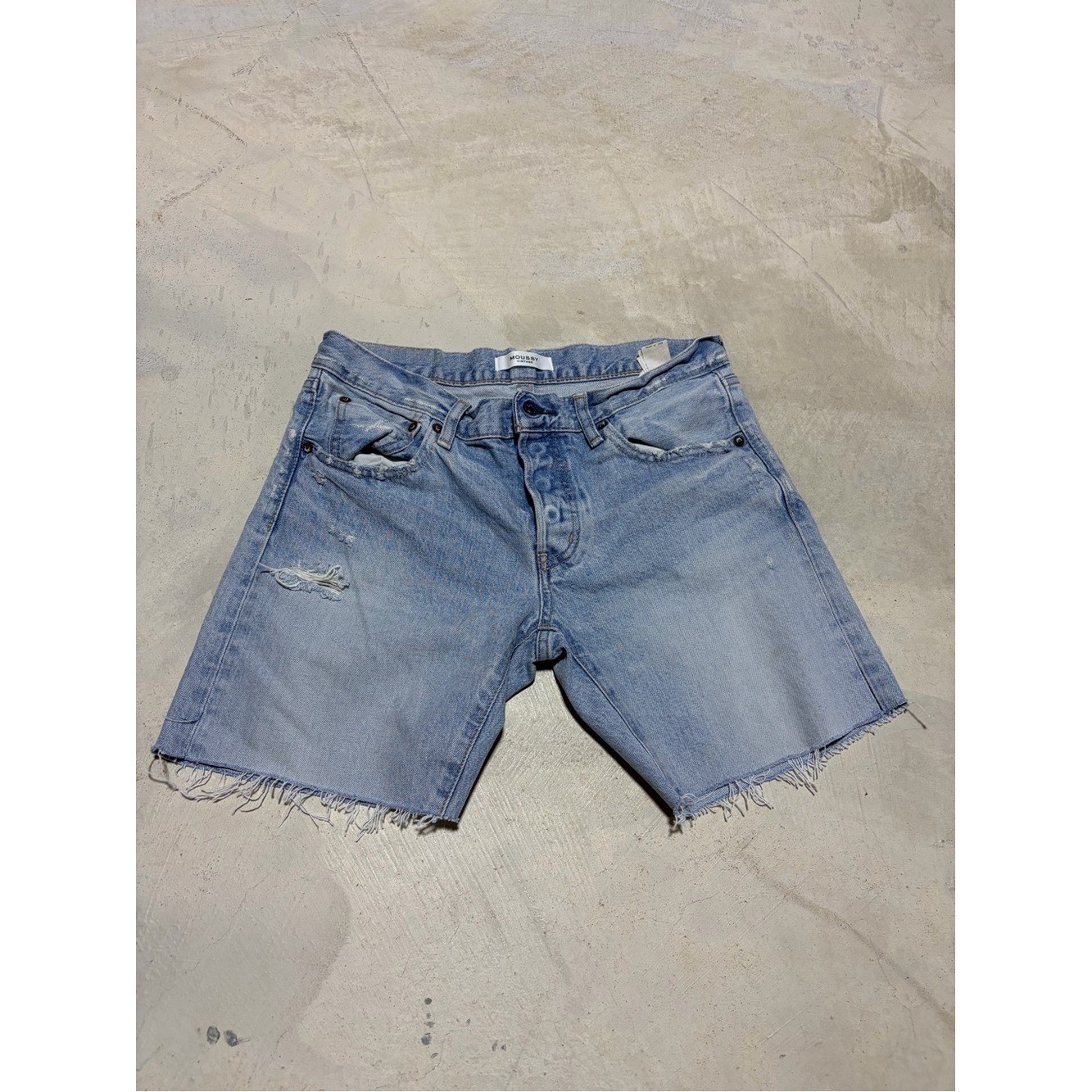 Moussy vintage cowhide leather Light Wash Distressed Denim Cutoff Shorts 28