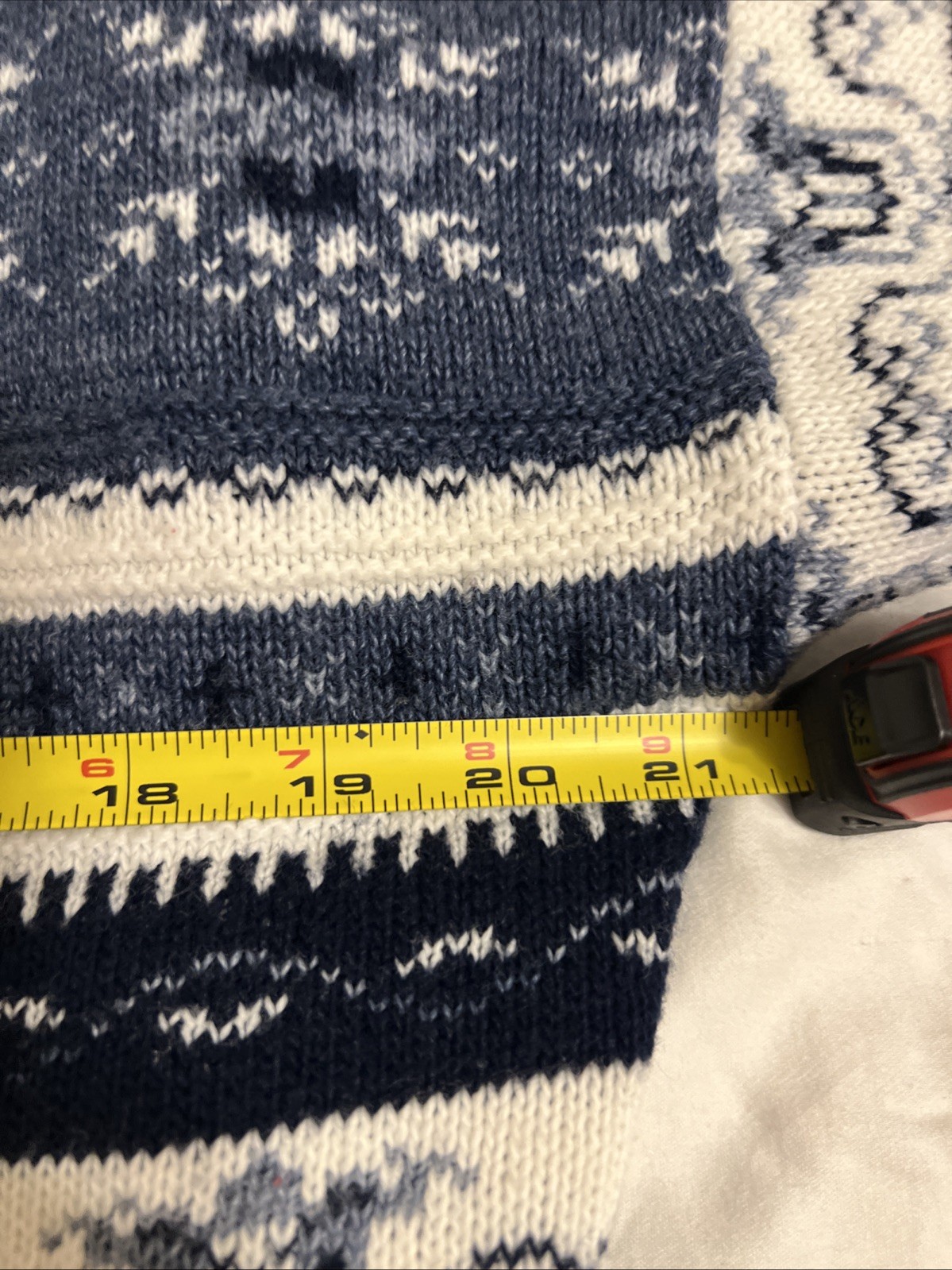 Spunky Vintage Blue And White Sweater 100% Acrylic Made in USA XL/2XL Unisex