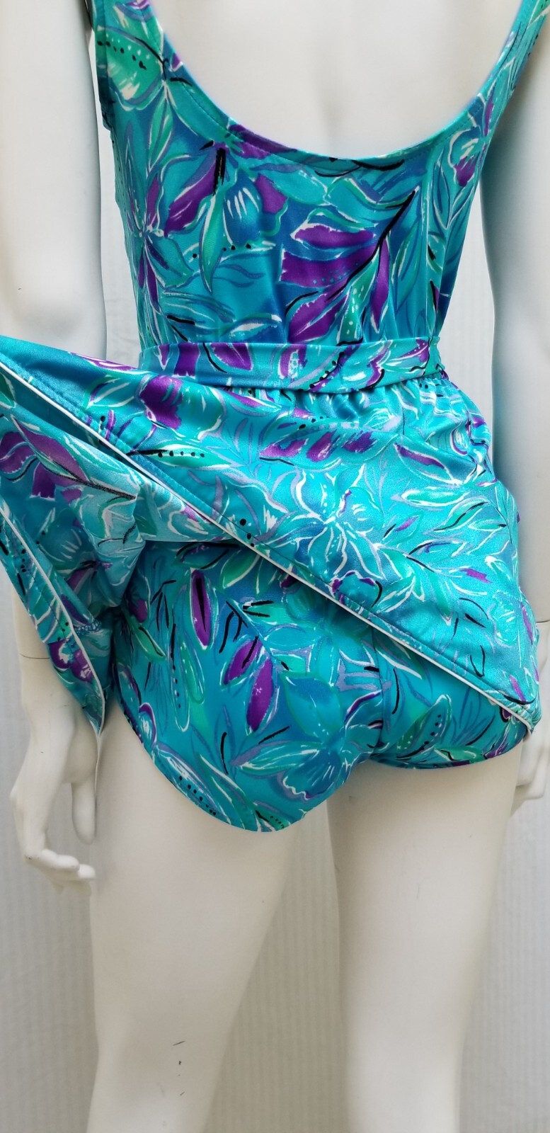 New w/o Tags Maxine of Hollywood Blue Purple Floral Swim Dress One Piece – M/L