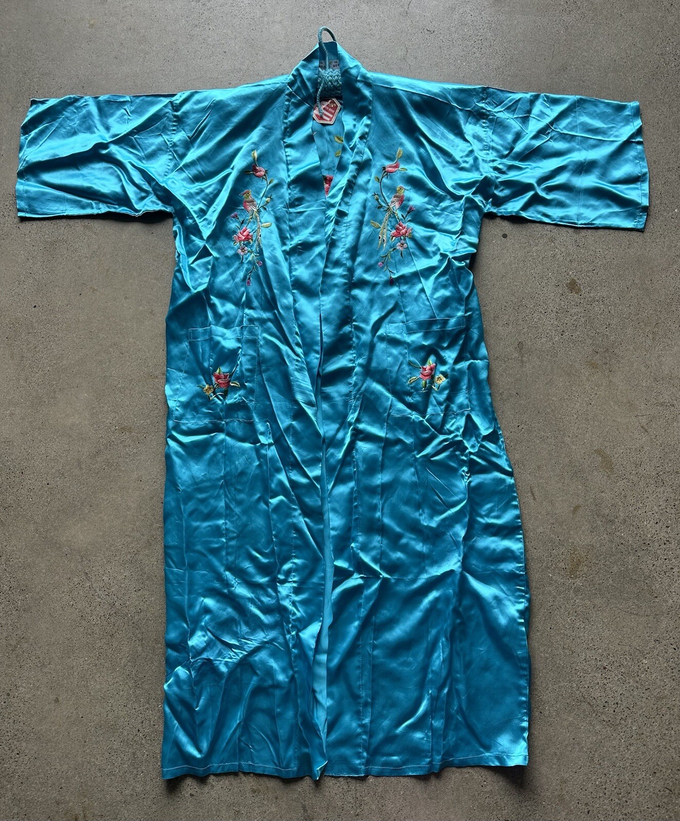 Vintage NWT Golden Bee Blue Satin Floral Embroidered Kimono Size M