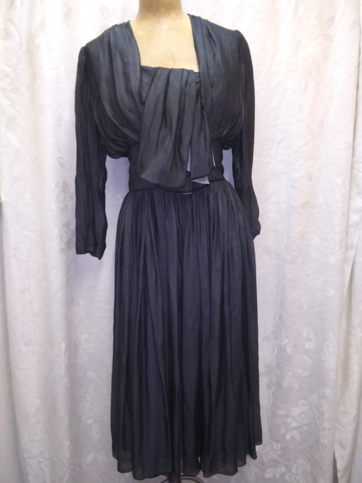 Vintage 1950’s Black & Gray Silk Glamorous Evening Cocktail Dress Size Small