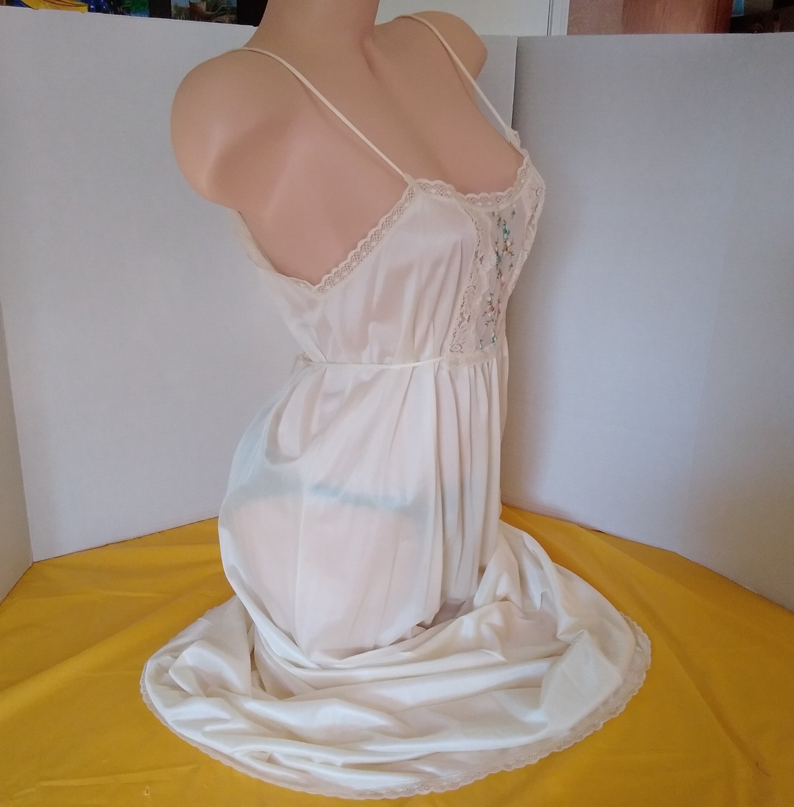 Vintage Sears 2pc Embroidered Bodice Long Nightgown & Robe Small 32/34