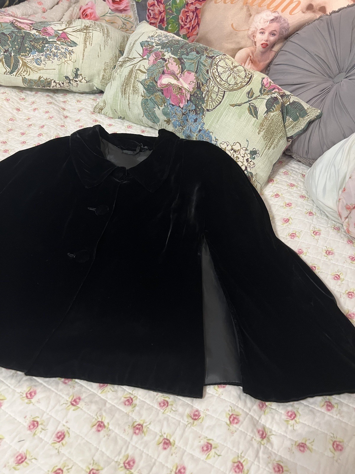 Vintage Black Silk Velvet Opera Cape Goth Witchey