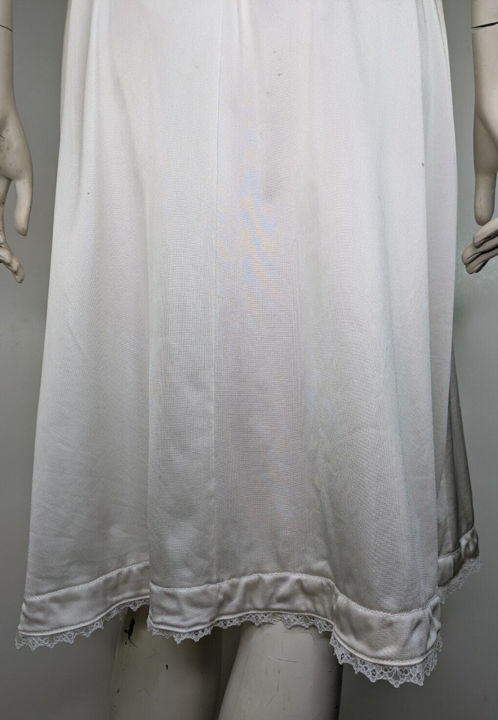 Half Slip Vintage Vanity Fair Lingerie Nylon Undergarments USA Skirt Floral L