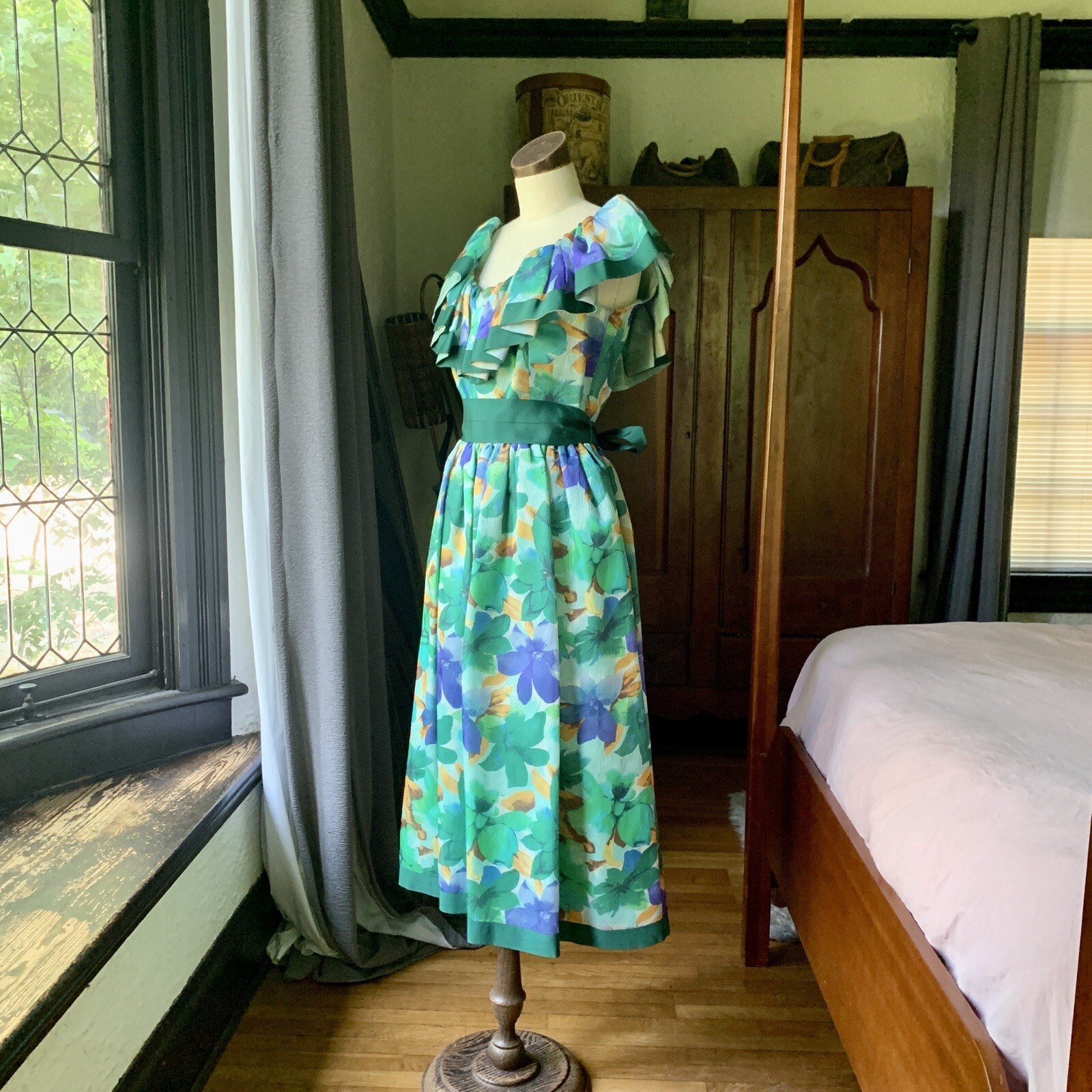 Vintage WILLIAM PEARSON Designer Floral Green Dress Ribbon Ruffle Off Shoulder 8