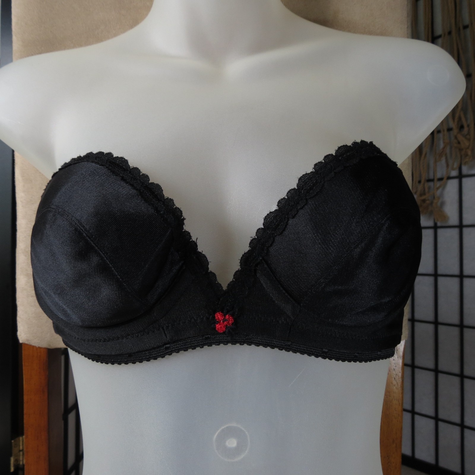 VINTAGE Carnival Pinup Style Bra Size 34B