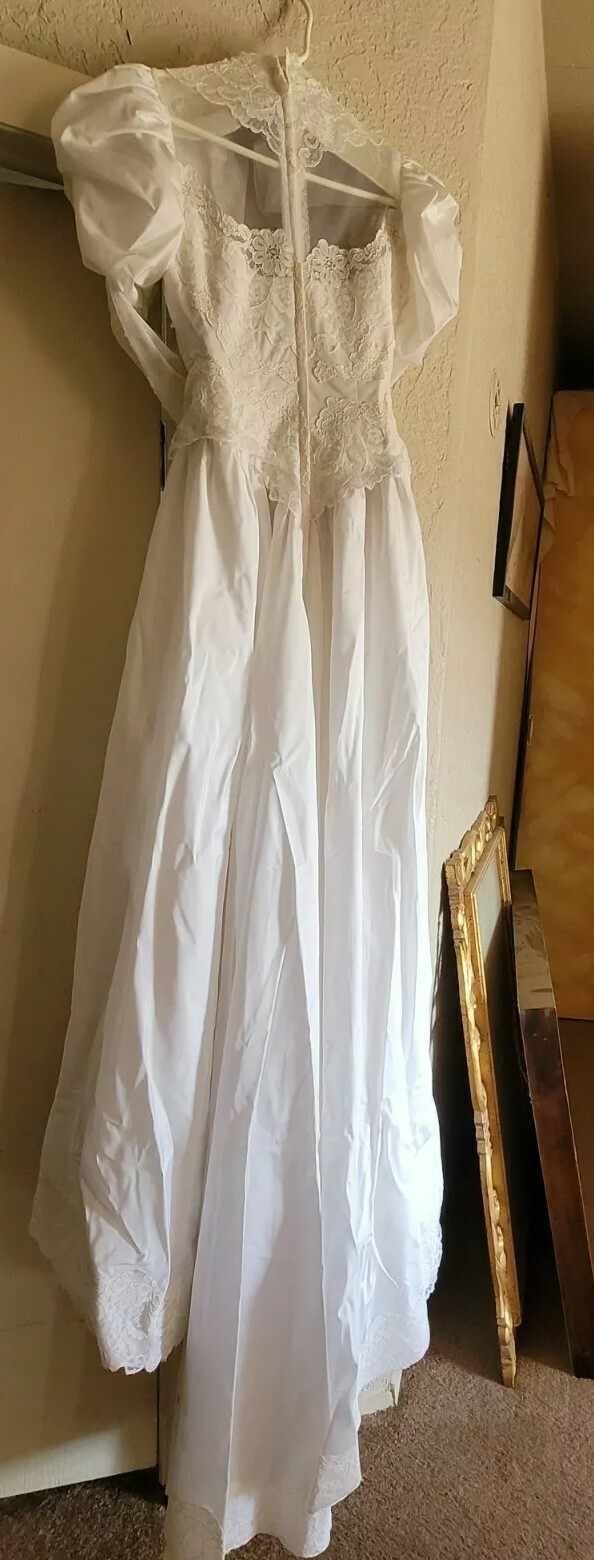vintage wedding gown „Lifetime Of Loveliness” Beaded,Satin,Lace, train NWT MIB