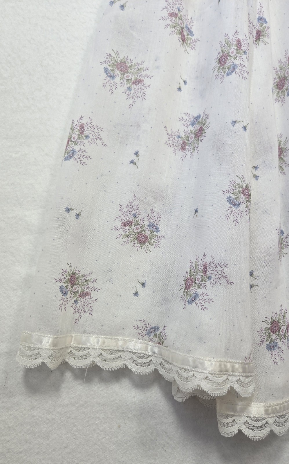 VINTAGE Gunne Sax Jessica Prairie Floral Print White Dress With Eyelet Lace Trim
