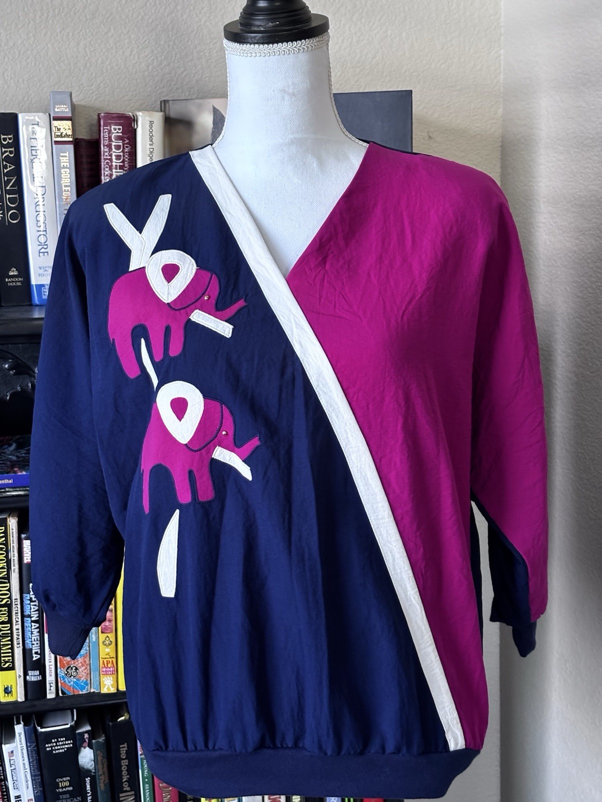 VINTAGE G.W. A Division of Graff Shirt Womens Medium Magenta, Navy Blue Pullover