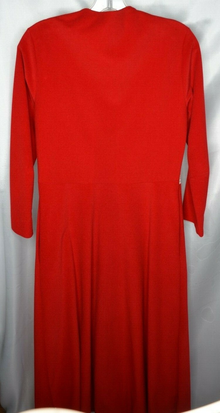 Henson Kickernick Woman’s Small Dressing Gown Robe Red and Cream Lace