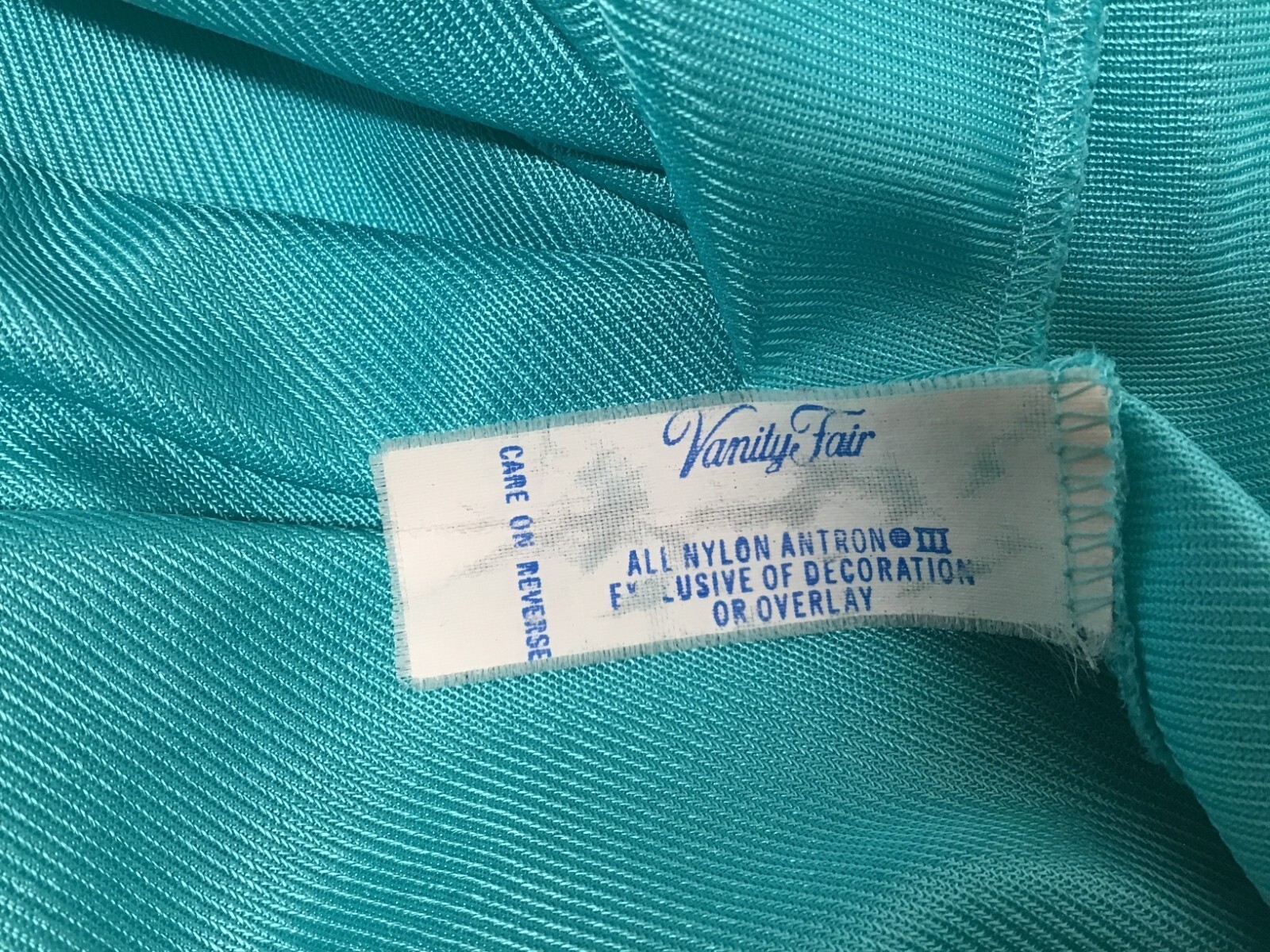 Vanity Fair Medium Vintage Teal Robe Covered Buttons Lace Trim