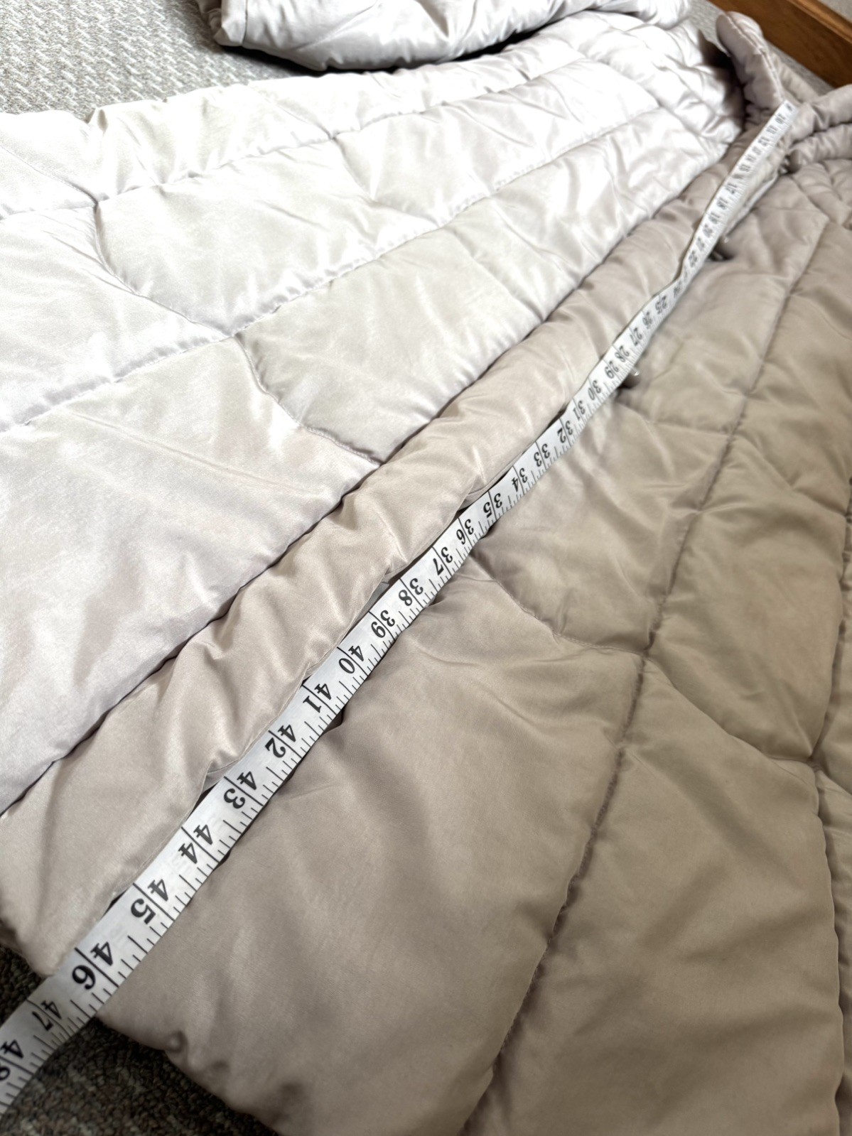 Vintage Stranger Things mom 80s Long quilted Coat gray silver zipper Toggles