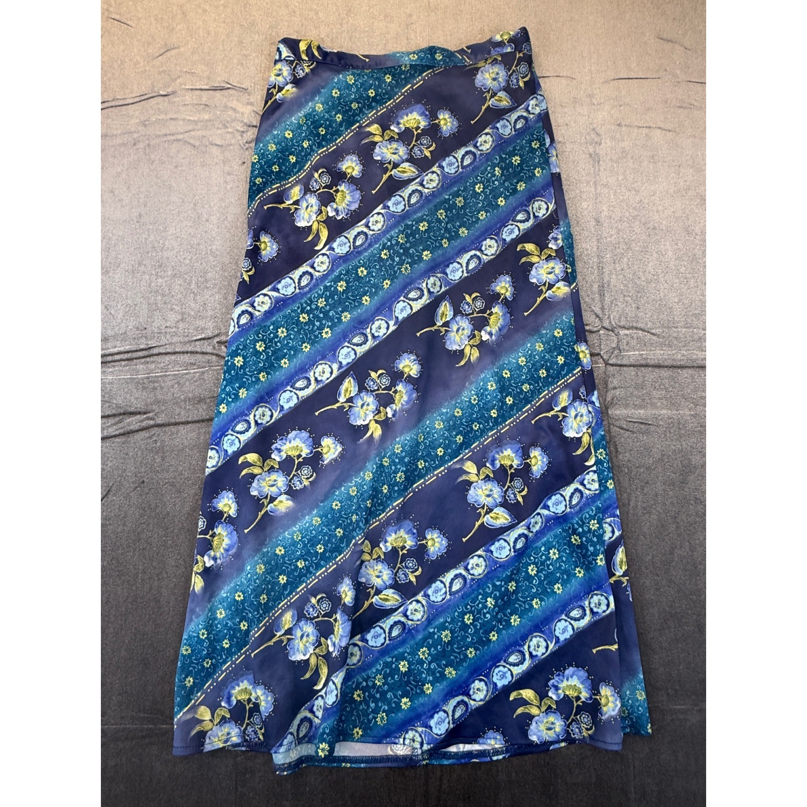 Vintage Amy Byer California Women Size M (8-10) Blue floral Midi Skirt