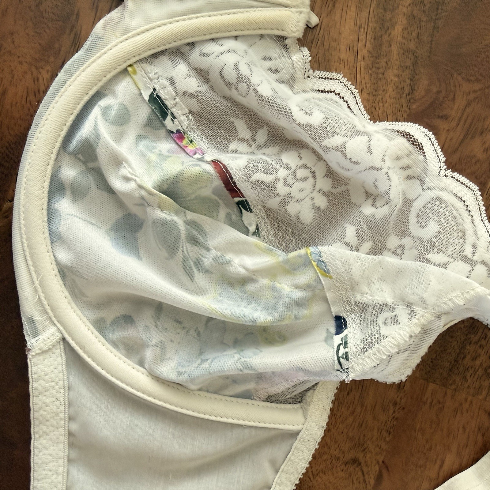 Vintage Maidenform Chantilly Bra 34DD Lace Underwire Floral Silky Satin Unlined