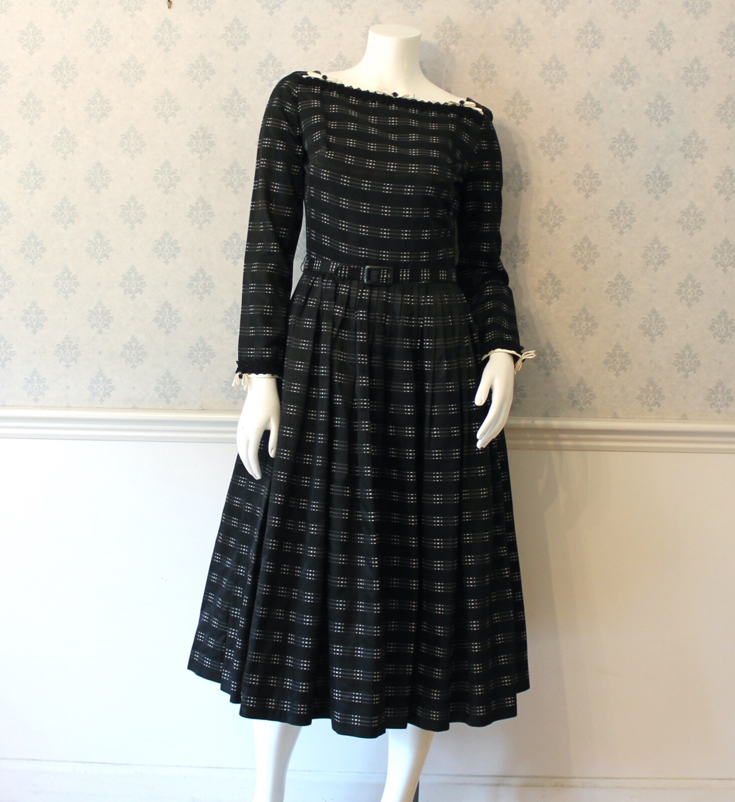 Vintage 1950s Black and White Checkered Long Sleeve Swing Skirt Dress