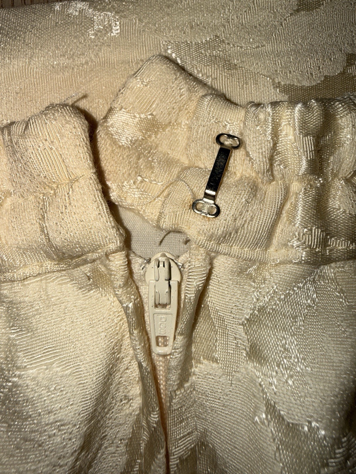 Vintage 1980s Karen Lawrence Ivory Brocade Beaded Sequin Blazer & Skirt Set XL