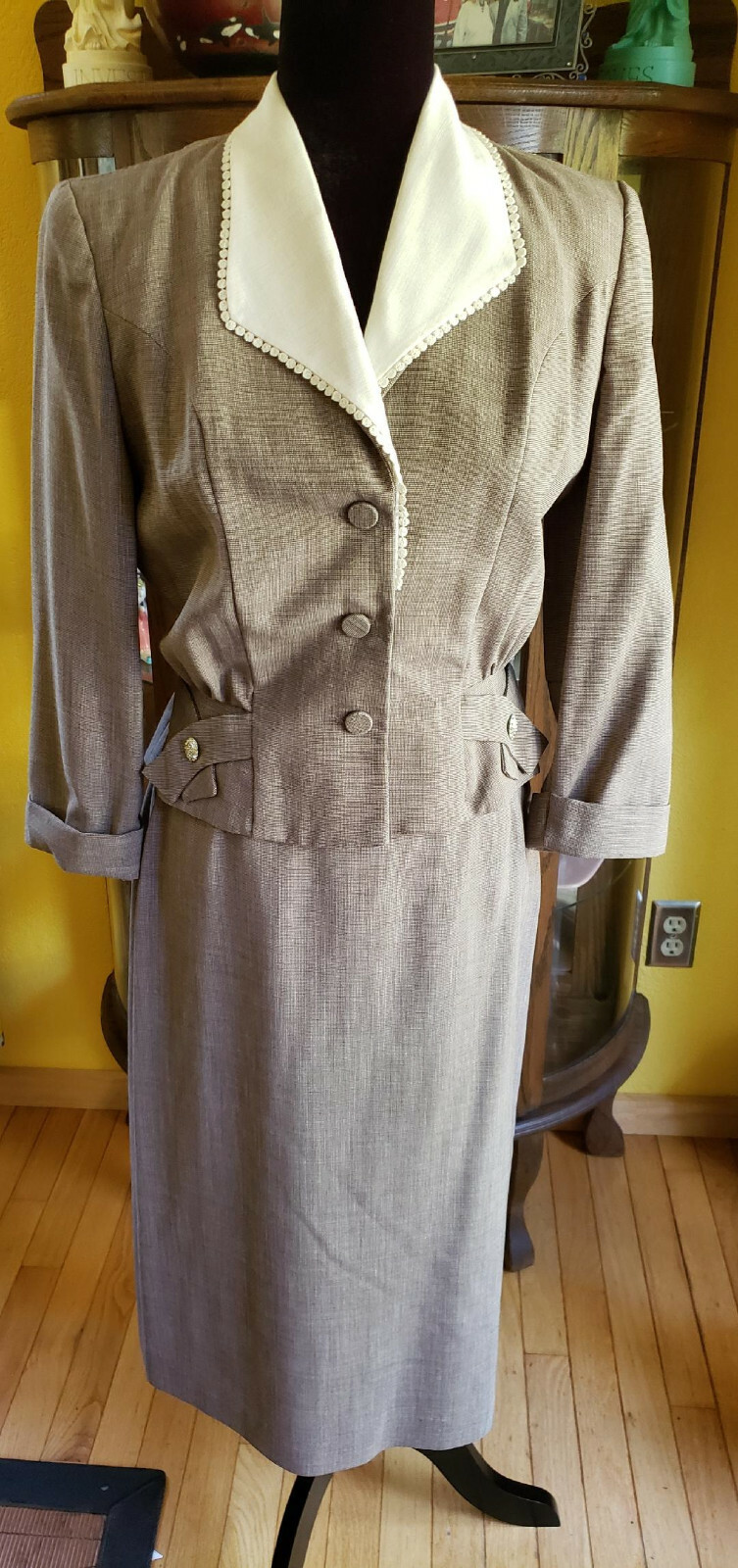 1950’s “Gloria Swanson, Forever Young” Summer/Fall Suit