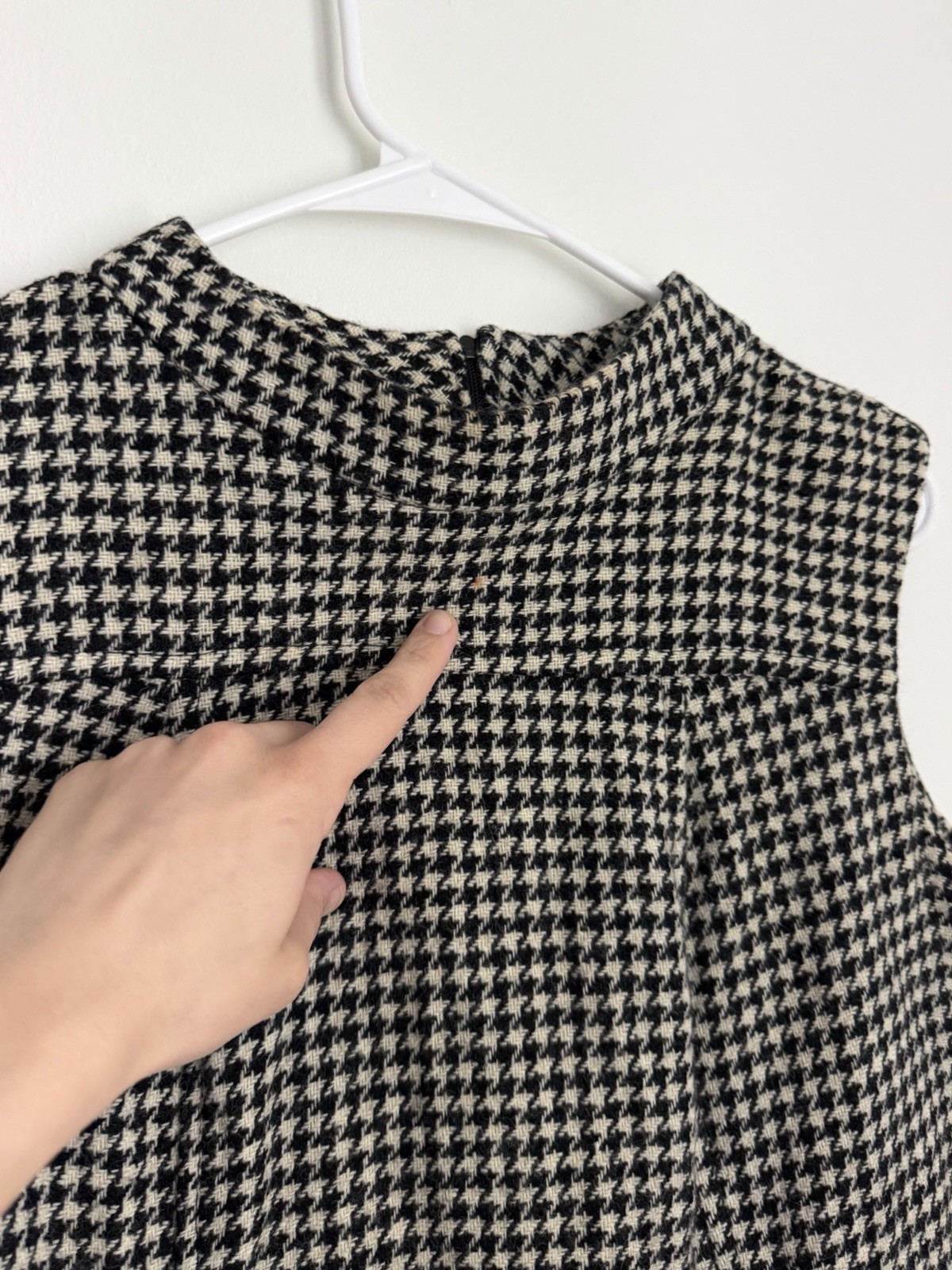 Vintage 70s Handmade Black and Ivory Houndstooth Shift Dress Size Medium