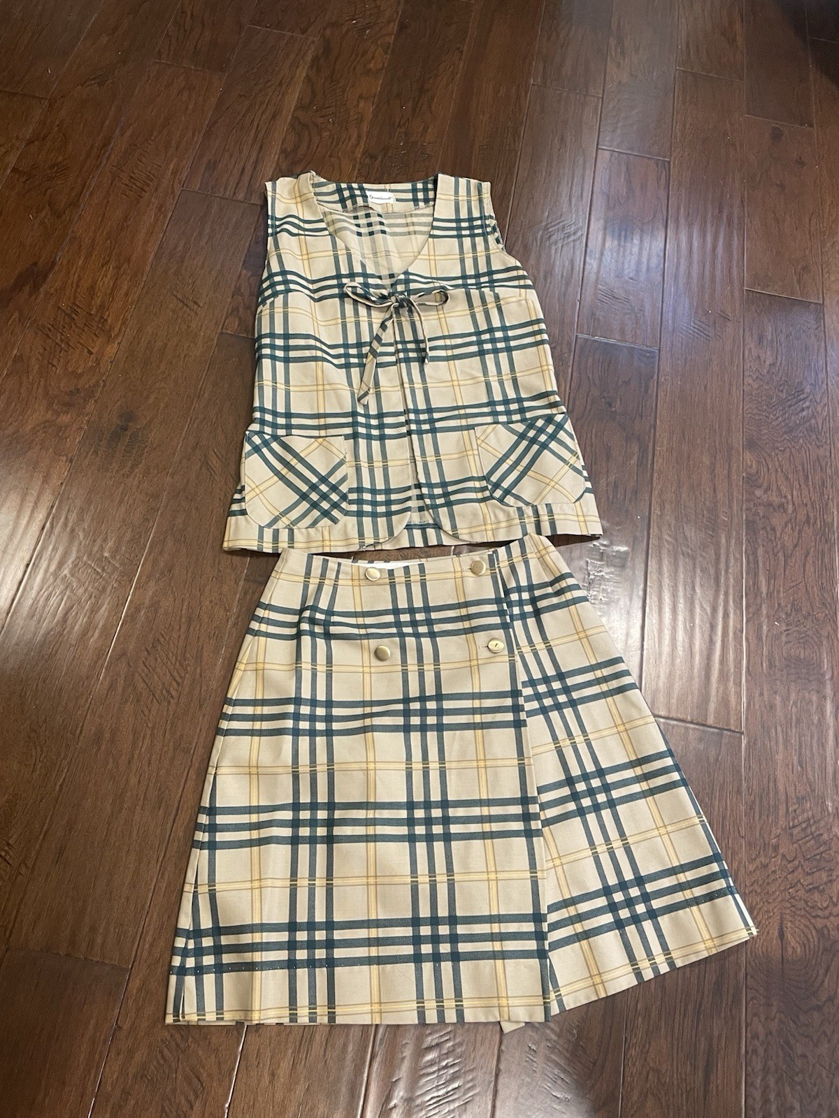 Vintage Queen Casuals Tan And Green Plaid Skirt And Vest Small-Medium