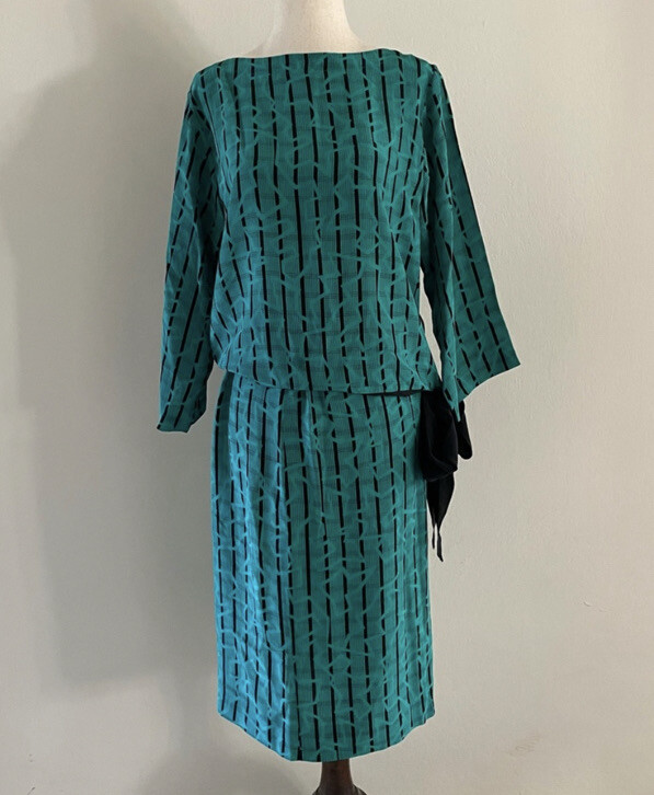 Beautiful Vintage MAGGY LONDON by Jeannene Booher 100% Silk 2pc – Size 2