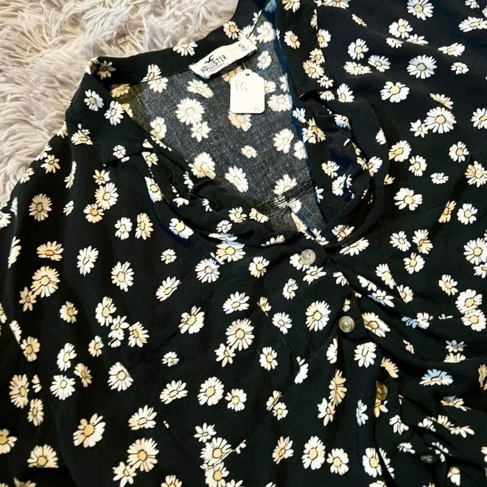 Hollister Floral Whimsygoth Fairy Grunge Preppy Indie Y2K Nostalgic Crop Top