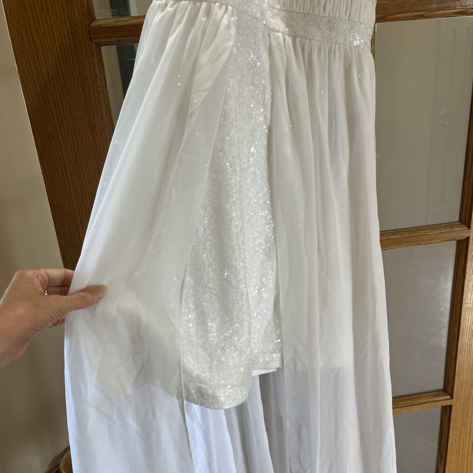White Halter Neck Sleeveless Full-Length Wedding Dress 9/10 prom homecoming
