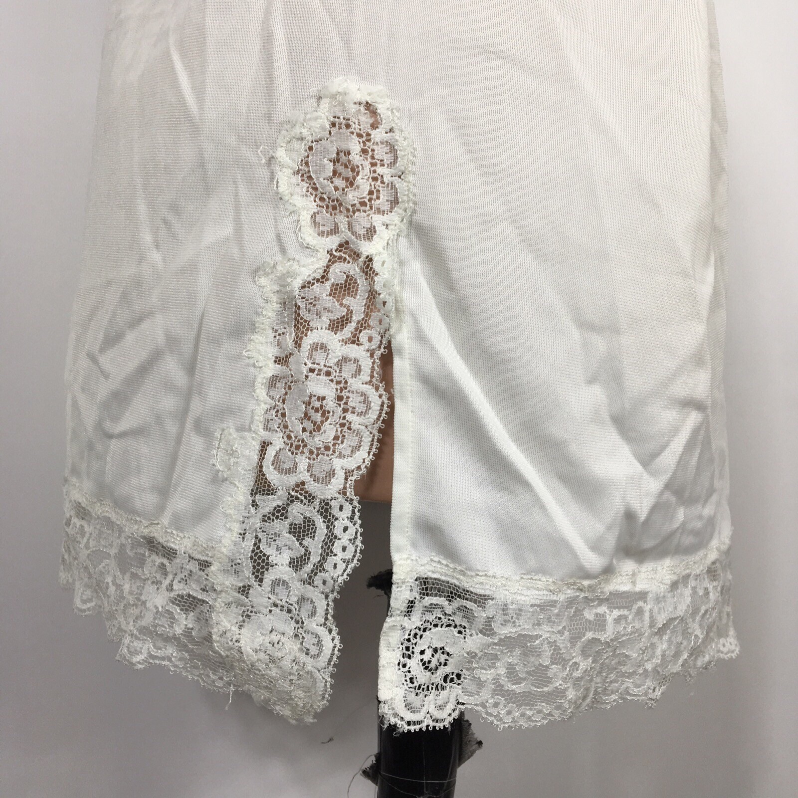 Formfit Rogers Nylon Mini Slip w Ecru Lace Vintage White Half Slip 12-14