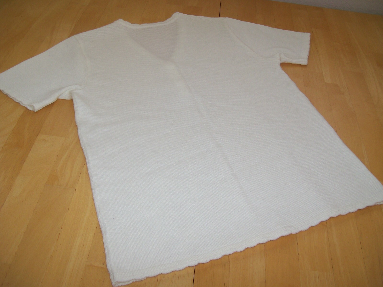 True Vintage 1980’s Ivory Button Collar Lightweight Knit Sweater Small VTG
